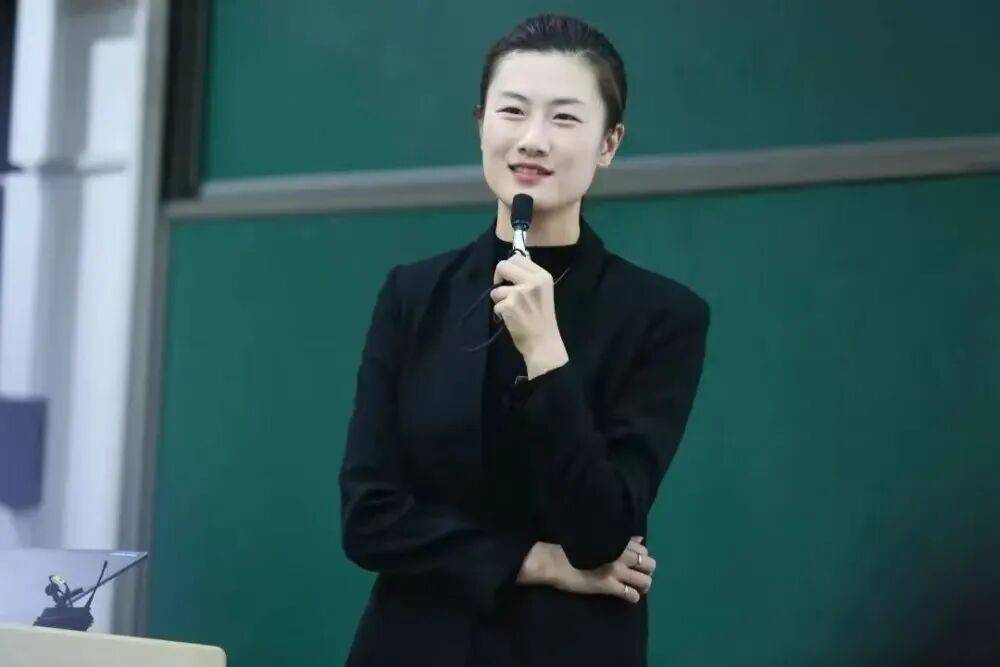 早安<strong></p>
<p>国家虚拟人民币</strong>，你好｜生育津贴直接发放至个人，这些地方已实现→