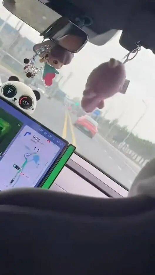 小米汽车市区飙至时速120公里<strong></p>
<p>币安怎么样虚拟币充话费</strong>,跨双黄线到对向车道超车……交警回应→