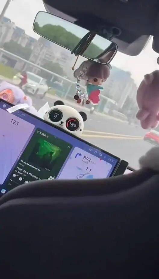 小米汽车市区飙至时速120公里<strong></p>
<p>币安怎么样虚拟币充话费</strong>,跨双黄线到对向车道超车……交警回应→