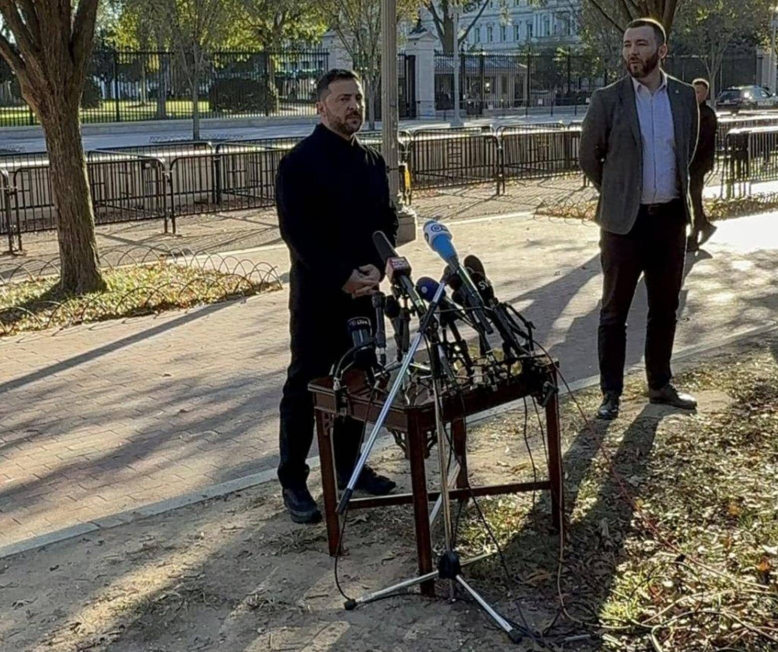 泽连斯基失望透顶<strong></p>
<p>币安怎么样虚拟币充话费</strong>,被美当面羞辱,终于认清了现实:只要能停火,领土也能谈!