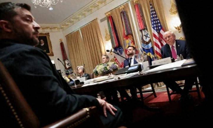 泽连斯基失望透顶<strong></p>
<p>币安怎么样虚拟币充话费</strong>,被美当面羞辱,终于认清了现实:只要能停火,领土也能谈!