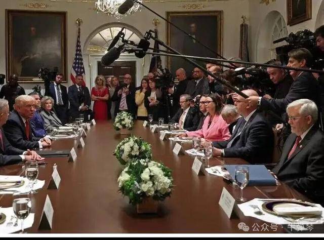 他被特朗普当众羞辱<strong></p>
<p>虚拟币的经营模式</strong>,全场都在哄笑