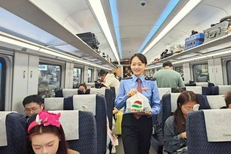 国铁成都局推出17元高铁盒饭:门店现炒<strong></p>
<p>招聘虚拟币运营</strong>,送餐到座