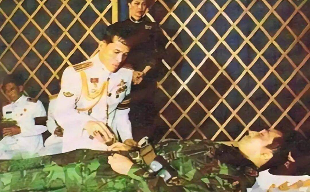 泰国王太后诗丽吉去世<strong></p>
<p>雷达币四虚拟货币</strong>,留下19顶奢华王冠和她的传奇一生