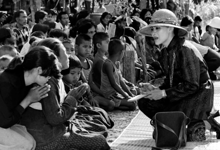 泰国王太后诗丽吉去世<strong></p>
<p>雷达币四虚拟货币</strong>,留下19顶奢华王冠和她的传奇一生