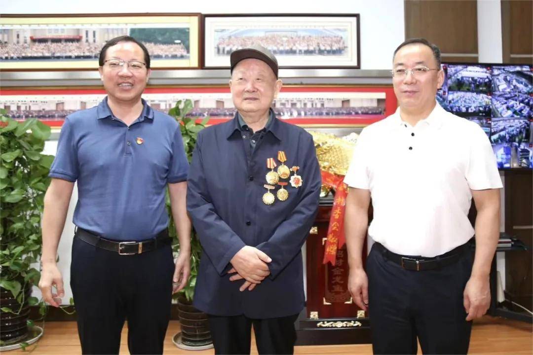 一代传奇苏商谢幕:镇江放牛娃做出370亿元市值公司;儿子早已接班<strong></p>
<p>甘肃虚拟币挖矿</strong>,闯入特斯拉核心供应链