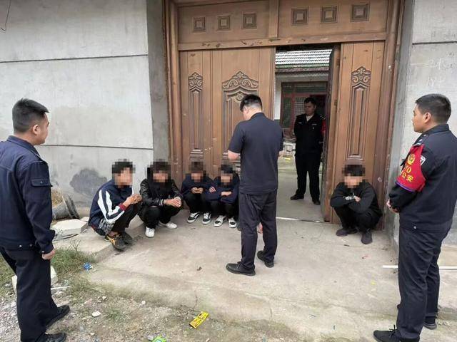 临沂俩小伙偷摸去派出所门口放下<strong></p>
<p>甘肃虚拟币挖矿</strong>了…