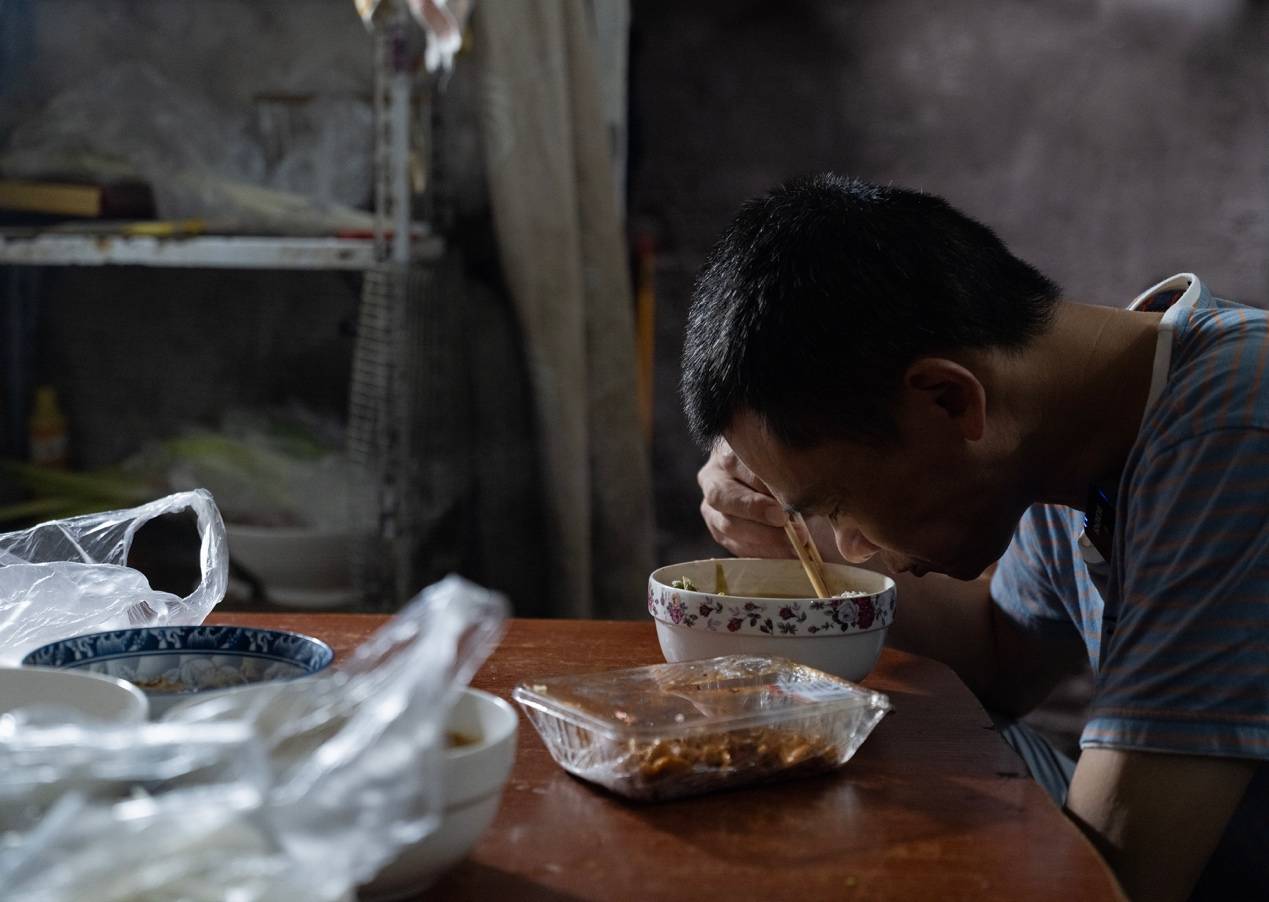 <strong></p>
<p>甘肃虚拟币挖矿</strong>他们挤在8元一晚的旅店 几百人抢一个活