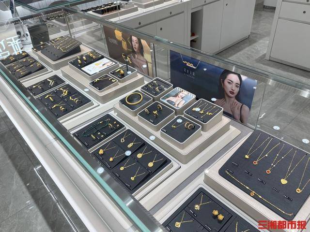 大盘金价跌破900元/克，长沙市场“销售热”与“回收潮”并行