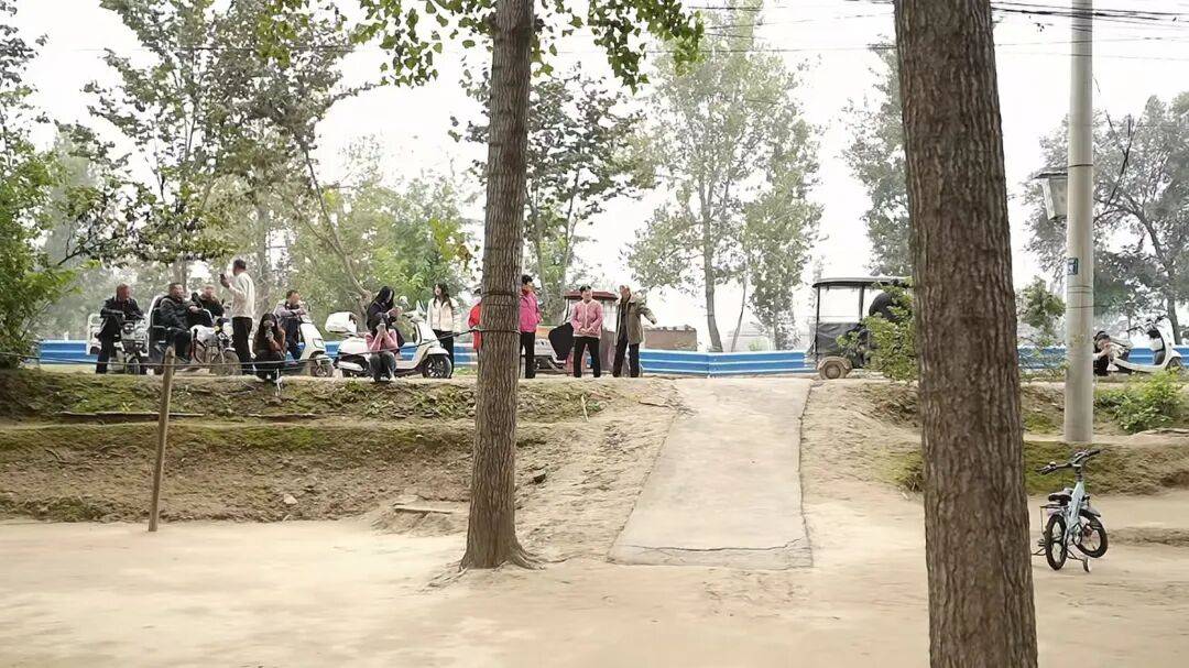 河南66岁大爷500平院子凭 “极致干净” 成网红打卡点<strong></p>
<p>虚拟币</strong>,网友来时他满脸笑容带进参观