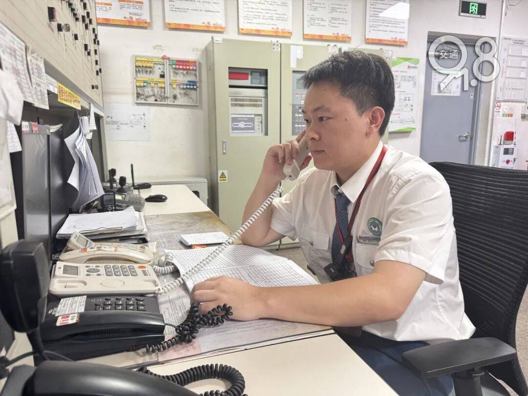 杭州地铁内<strong></p>
<p>zak币虚拟币</strong>，女乘客突然崩溃大哭！紧接着……这一幕被拍下