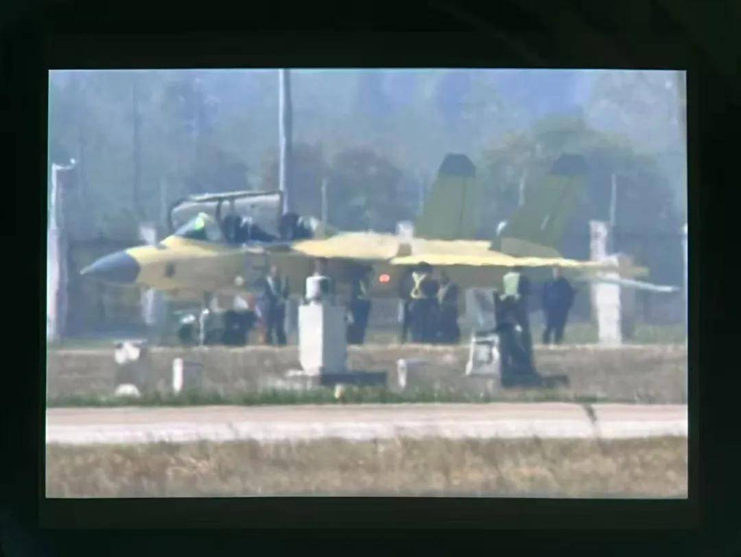 歼-35青春版<strong></p>
<p>虚拟币回流</strong>?076专用舰载机?新机“超级小黄蜂”究竟是干嘛的?