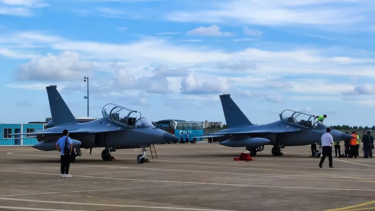 歼-35青春版<strong></p>
<p>虚拟币回流</strong>?076专用舰载机?新机“超级小黄蜂”究竟是干嘛的?