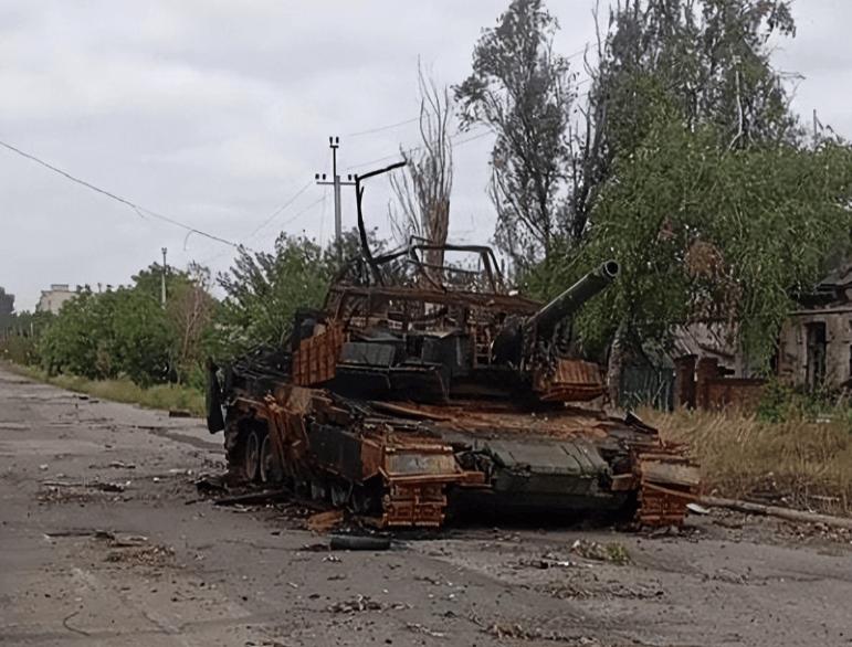 乌军伪装成女人突围红军城<strong></p>
<p>台湾</strong>，俄军一次俘虏200人，法械旅这次学到了精髓