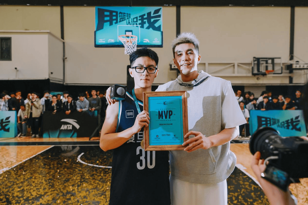 复旦、交大、同济等八大高校集结<strong></p>
<p>台湾</strong>，得物App“新生杯”篮球赛首战上海