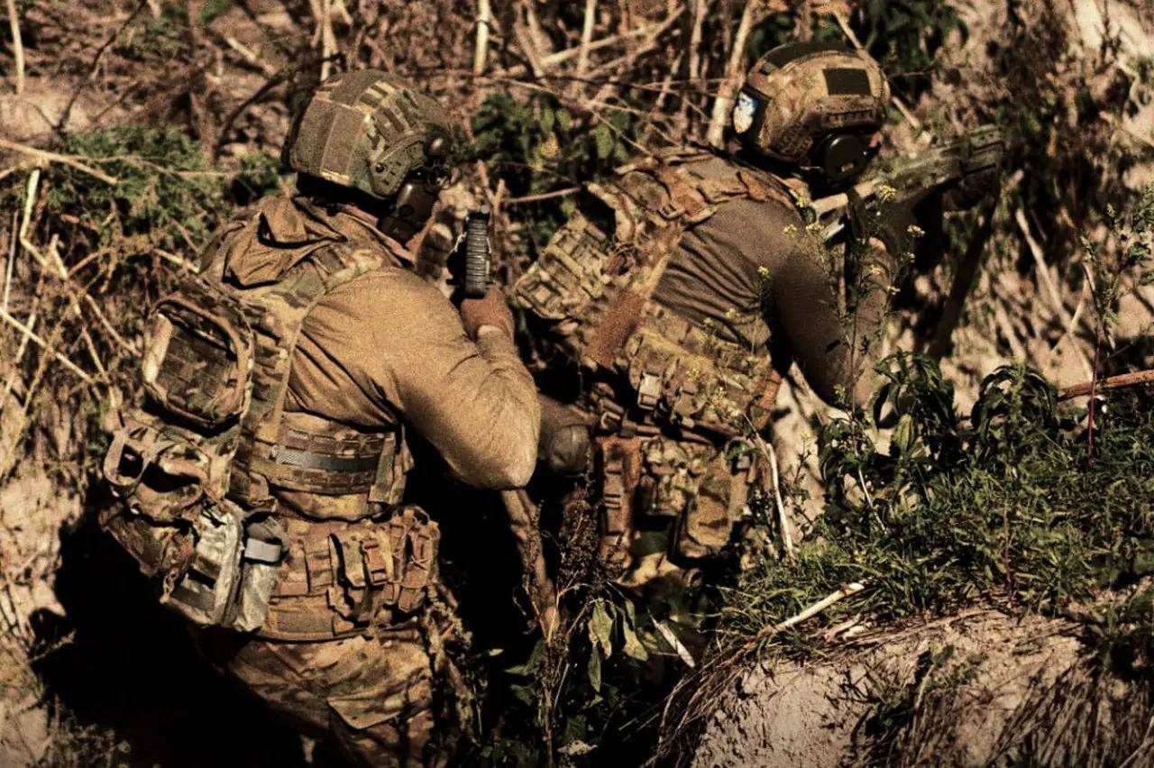 瞒不住了<strong></p>
<p>台湾</strong>,红军城9000乌军被围,乌前防长:再不投降就是全线溃败