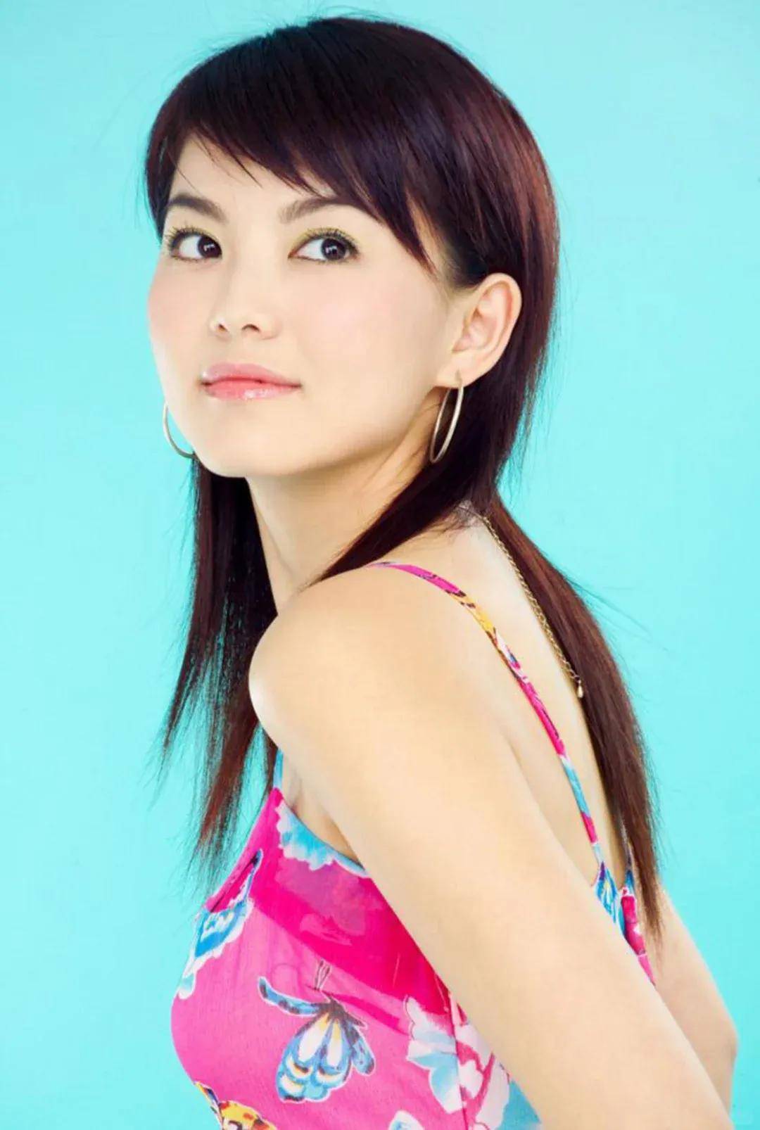 李湘气得翻出了瘦瘦的照片……她年轻时确实是仙女啊<strong></p>
<p>台湾</strong>!