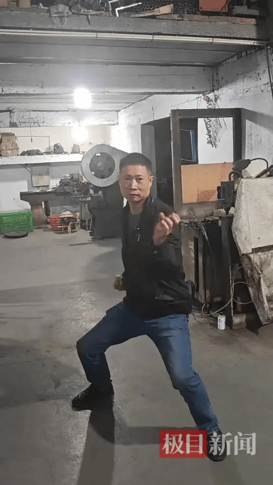 “传家锅”工厂账号粉丝已超260万<strong></p>
<p>台湾</strong>,对话锅厂负责人傅家兄弟:30年老锅依然能用,证明当年造锅选择是对的