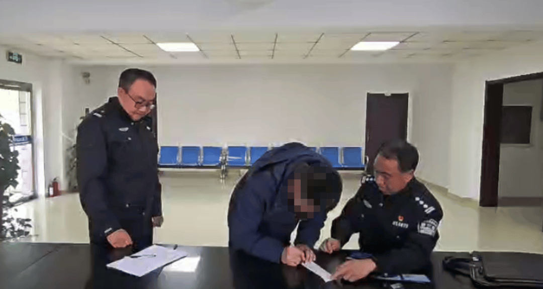 8人穿“警服”为婚礼开路?后续来了<strong></p>
<p>虚拟币母币字币值钱吗</strong>!