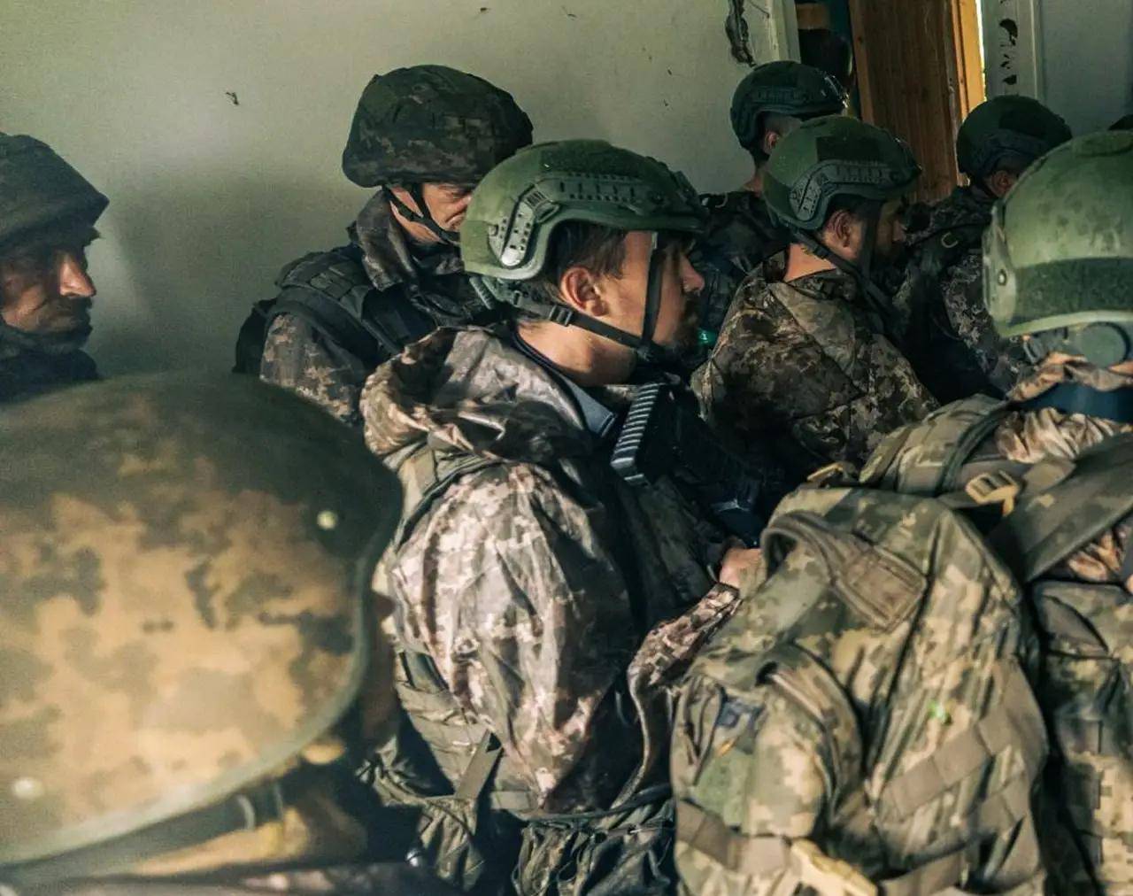 乌克兰败局已定?前线大崩溃<strong></p>
<p>显卡可以挖哪些虚拟币收益高</strong>,乌军精锐警告:新兵练两天就上战场