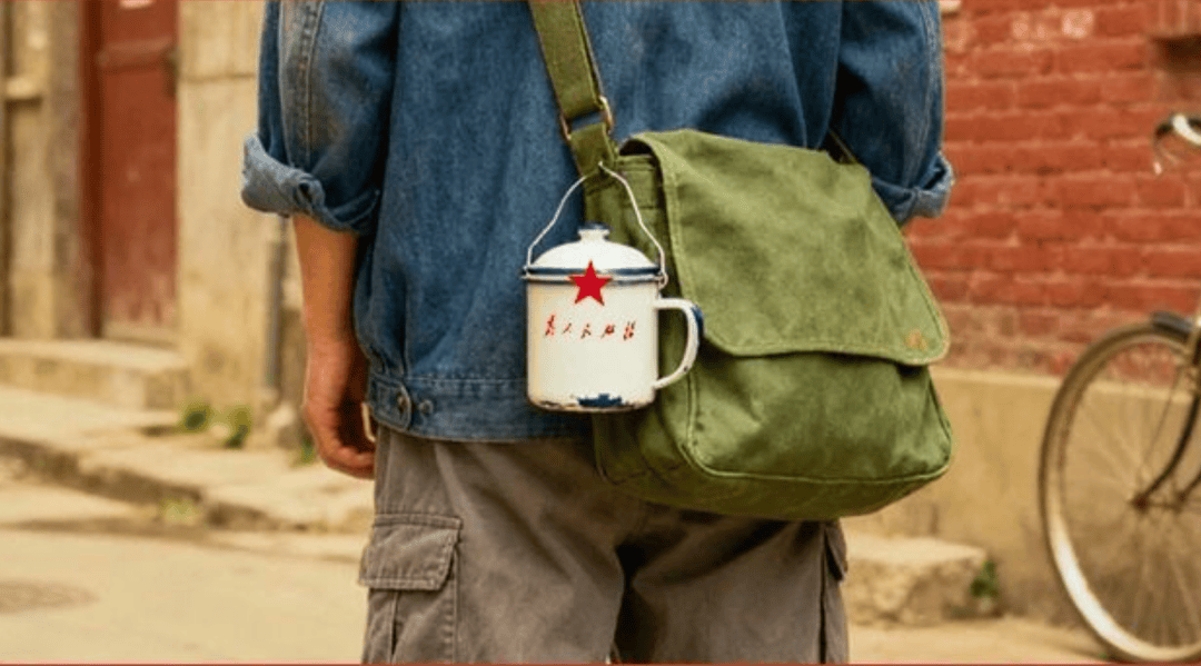 “50块帆布包配3000块包挂”<strong></p>
<p>虚拟币算力在算什么</strong>，时髦年轻人背半个身家出门