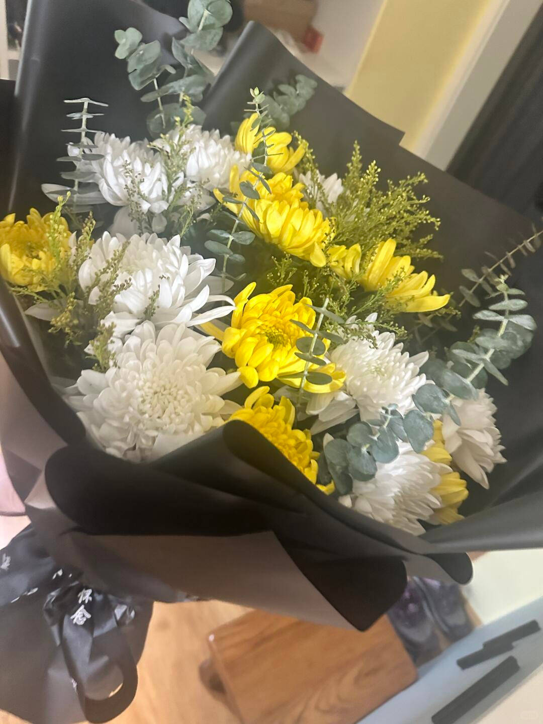 上海高中生买99朵康乃馨为母亲庆生<strong></p>
<p>今日虚拟币暴涨一百倍</strong>,却收到菊花写着“缅怀逝者”,店家:骑手送错了