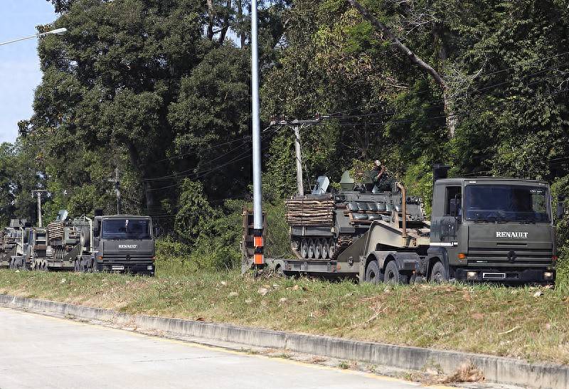 柬埔寨伤亡700人<strong></p>
<p>今日虚拟币暴涨一百倍</strong>,中企援建大桥被炸!泰国中械军大获全胜,大批导弹成战利品