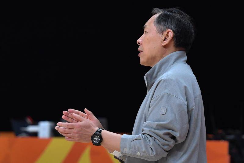 为何赵睿只打了8分钟?许利民:他本人反应比较大