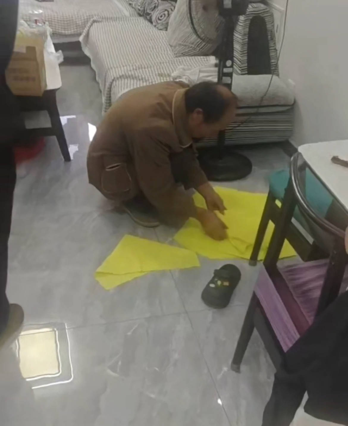 疑因离婚多年的前妻订婚<strong></p>
<p>虚拟币被禁后如何操作</strong>，临沂一男子上门将其杀害，死者家属：检方已提起公诉