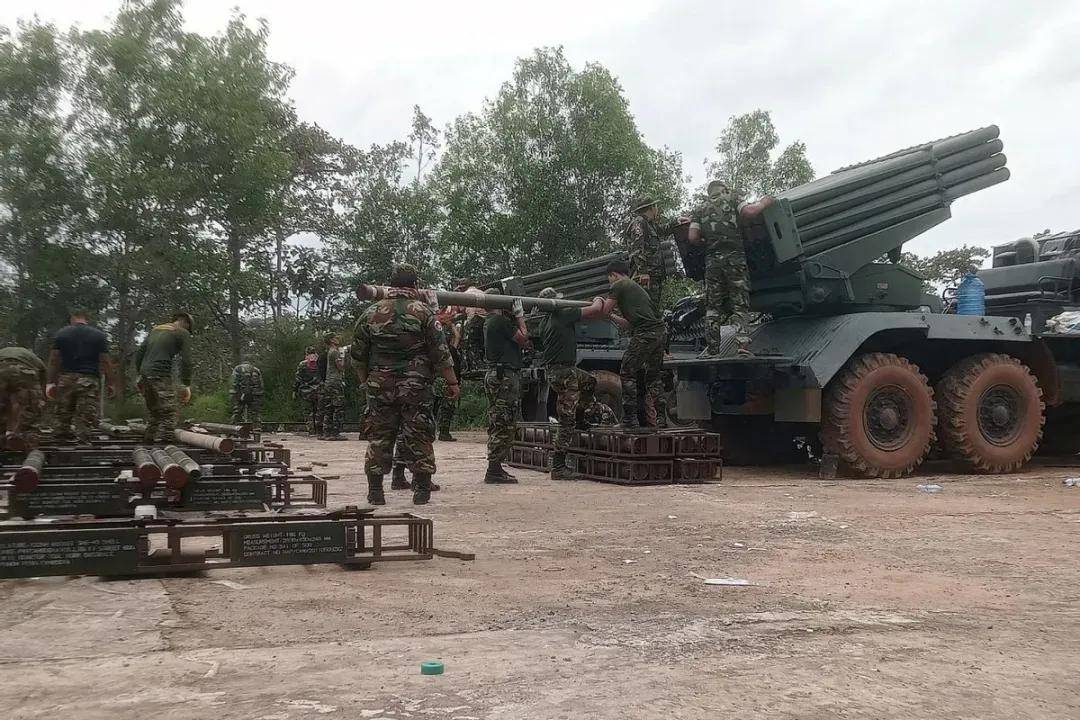 柬埔寨出动PHL-03型300毫米远火<strong></p>
<p>虚拟币被禁后如何操作</strong>，3发火箭弹准确命中泰军据点？