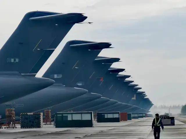 新款中型运输机运-30成功首飞<strong></p>
<p>虚拟币app越来越多</strong>，网友：要搞AC-130那样的炮艇机？