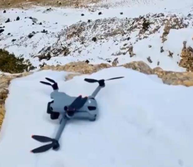 土耳其老鹰空中抓走无人机<strong></p>
<p>个人所得税虚拟币</strong>，带上山顶“玩自拍”