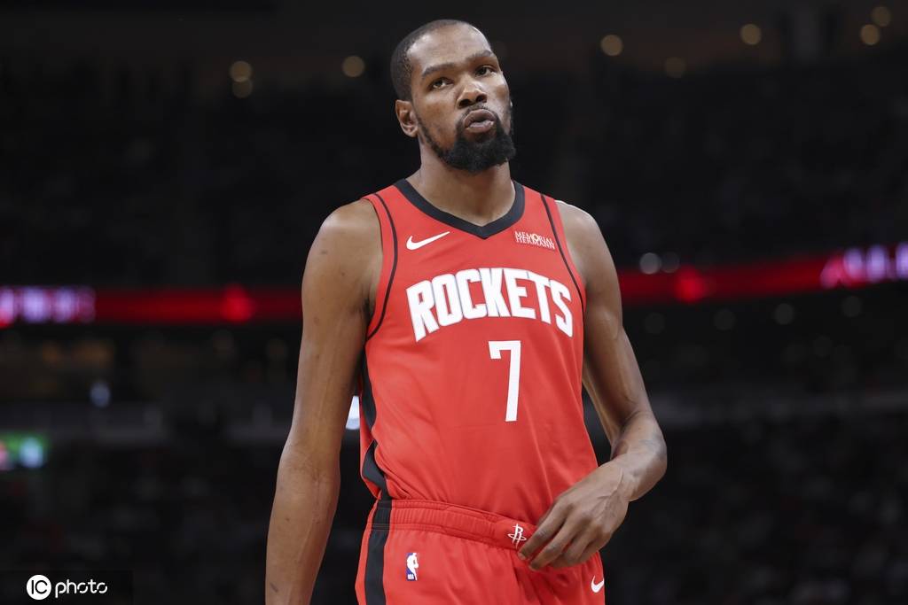 圣诞大战前瞻：詹杜对话再成焦点 库里直面魔鬼定律