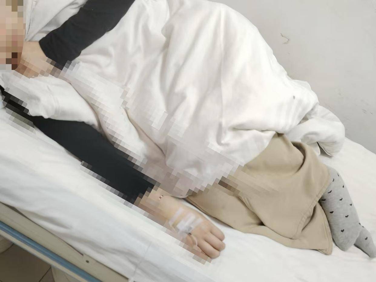 河南15岁女孩被当街暴打:当地沉默两天引质疑 打人夫妻已被批捕