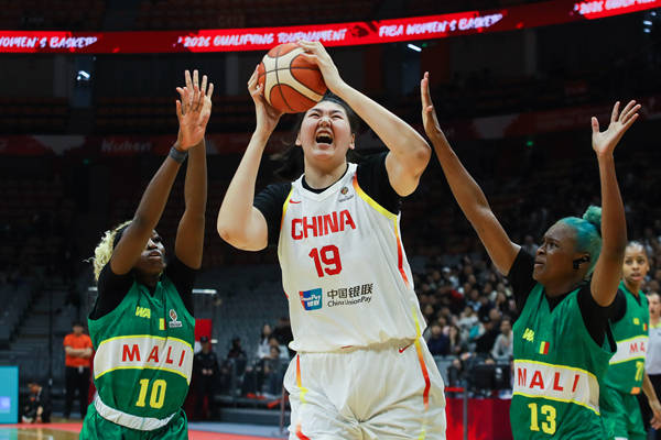 世界杯资格赛-李月汝21+11韩旭14分 中国女篮首战胜马里