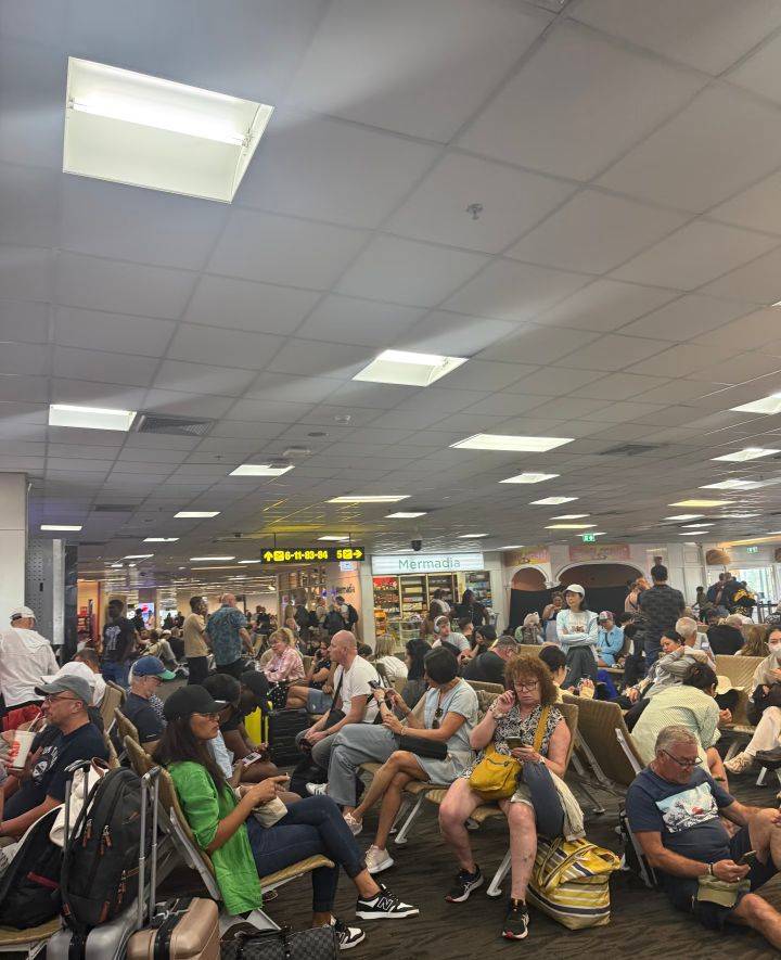 突发!印客机在泰国普吉硬着陆后前轮脱落<strong></p>
<p>虚拟币星象学讲解</strong>,跑道受损机场临时关闭,多趟航班延误或取消,普吉领办:已与机场沟通,妥善安排滞留中国旅客