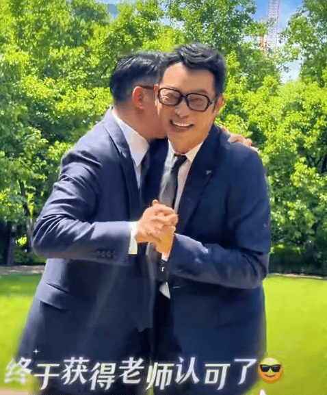 沙溢瘦到都认不出！穿西装秀大长腿<strong></p>
<p>虚拟币怎么换成人民币视频</strong>，与“法拉利大叔” 许文飙同框跳舞，网友惊呼颜值回归：军艺校草不是吹的